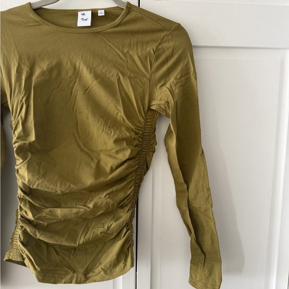 Aritzia Tna Chill Malibu Longsleeve Ancient Olive Ruched Top Size S Fitted - Picture 6 of 9